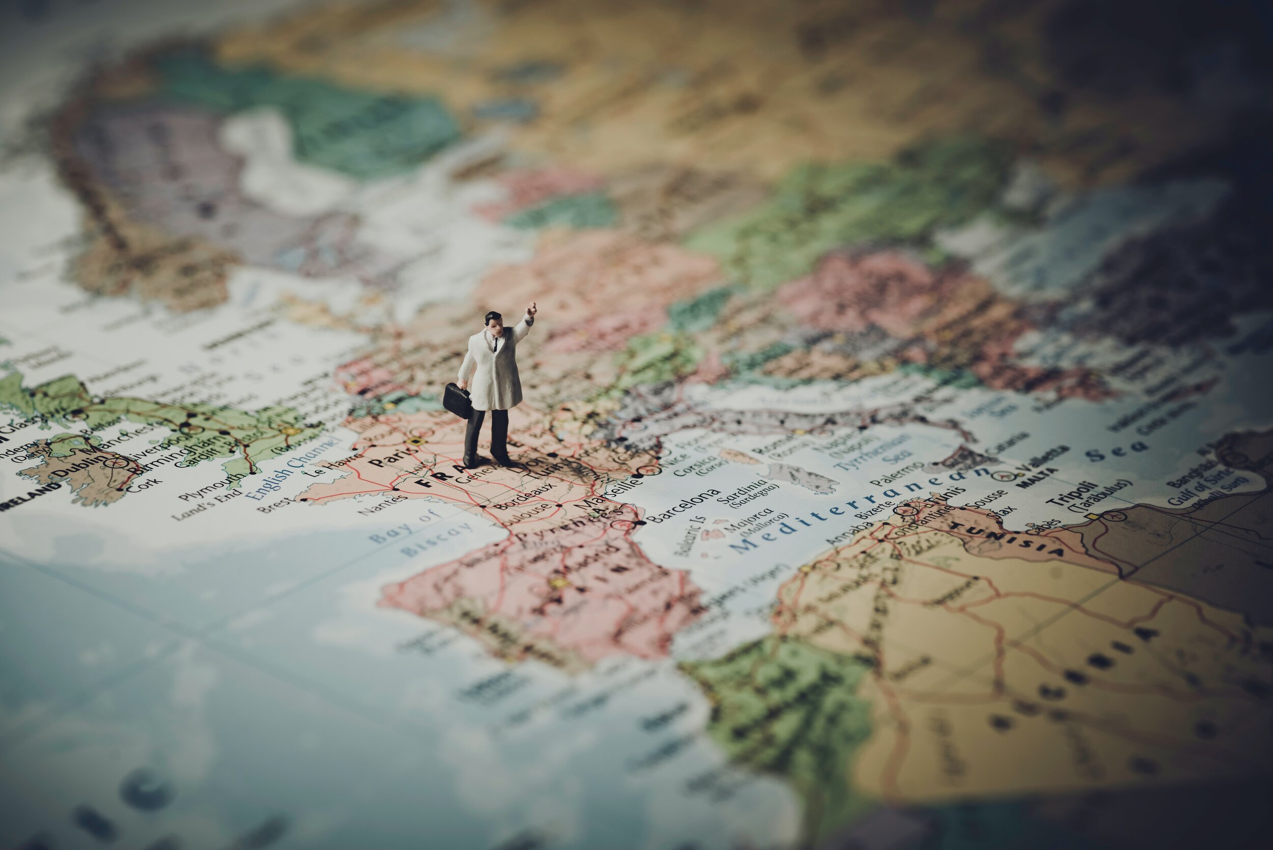 BDJ Article - Dental tourists: treat, re-treat or do not treat?